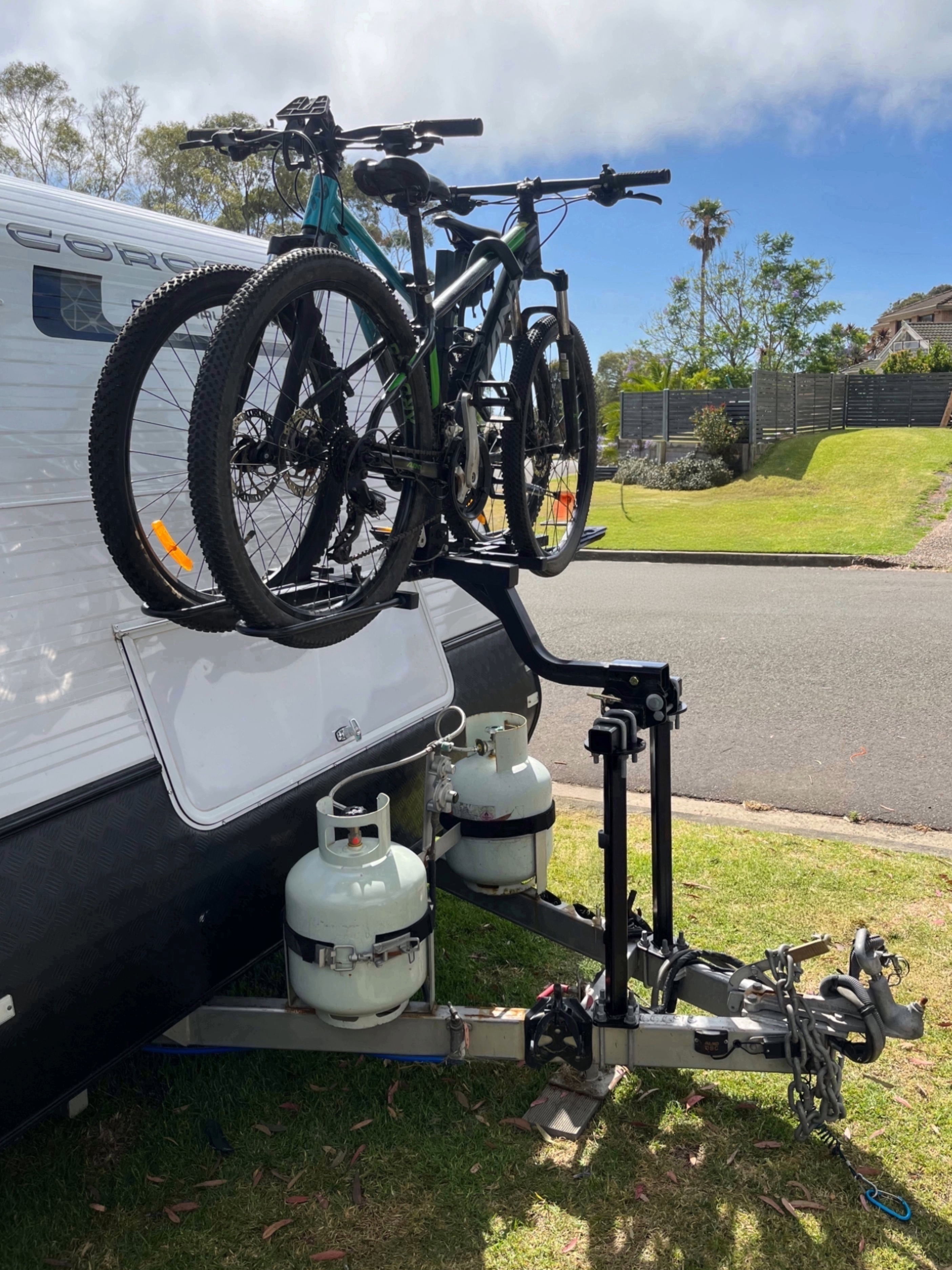 Tilting Hitch ADAPTA-Rack